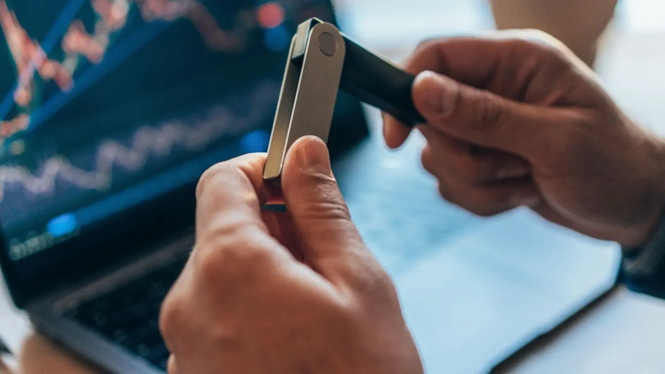 Cold wallets and what is a crypto wallet — secure storage for cryptocurrency