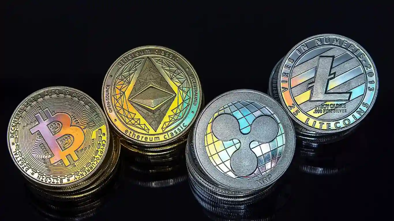 Explanation image of coins in blockchain with examples like Bitcoin, Ethereum, and Litecoin.